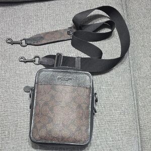 Coach Sullivan Crossbody Bag In Signature Canvas